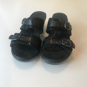 DANSKO JESSIE LIZARD BLACK SANDALS, 8M (EURO 38)